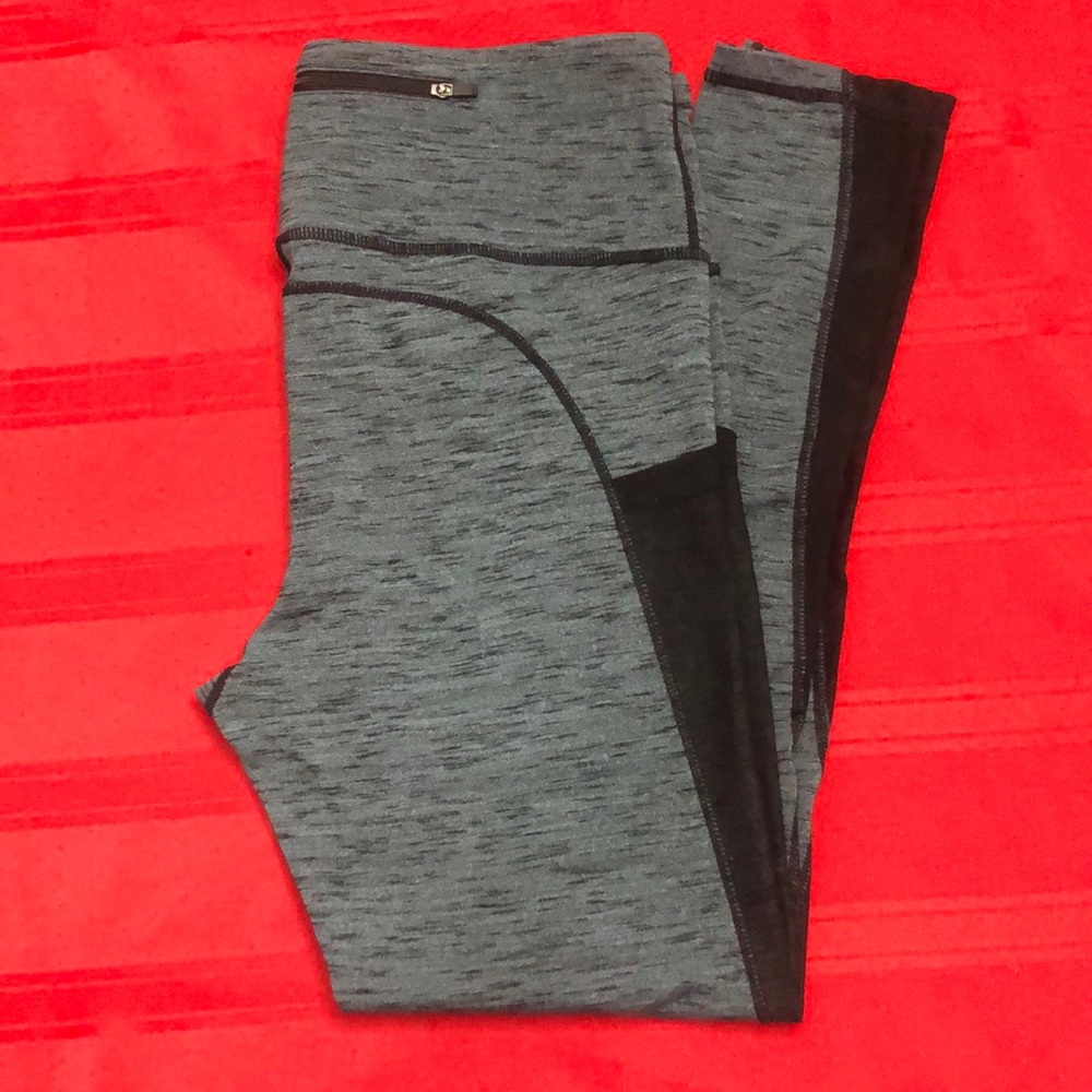 Leggings with mesh detail